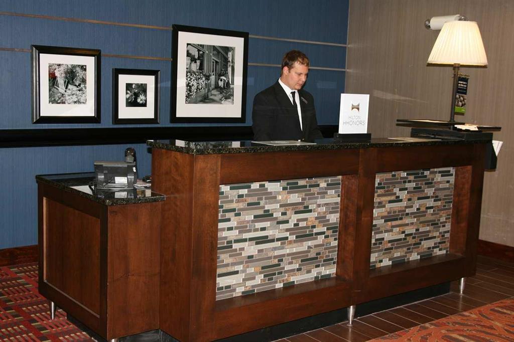 Hampton Inn Chicago-Carol Stream Interior photo